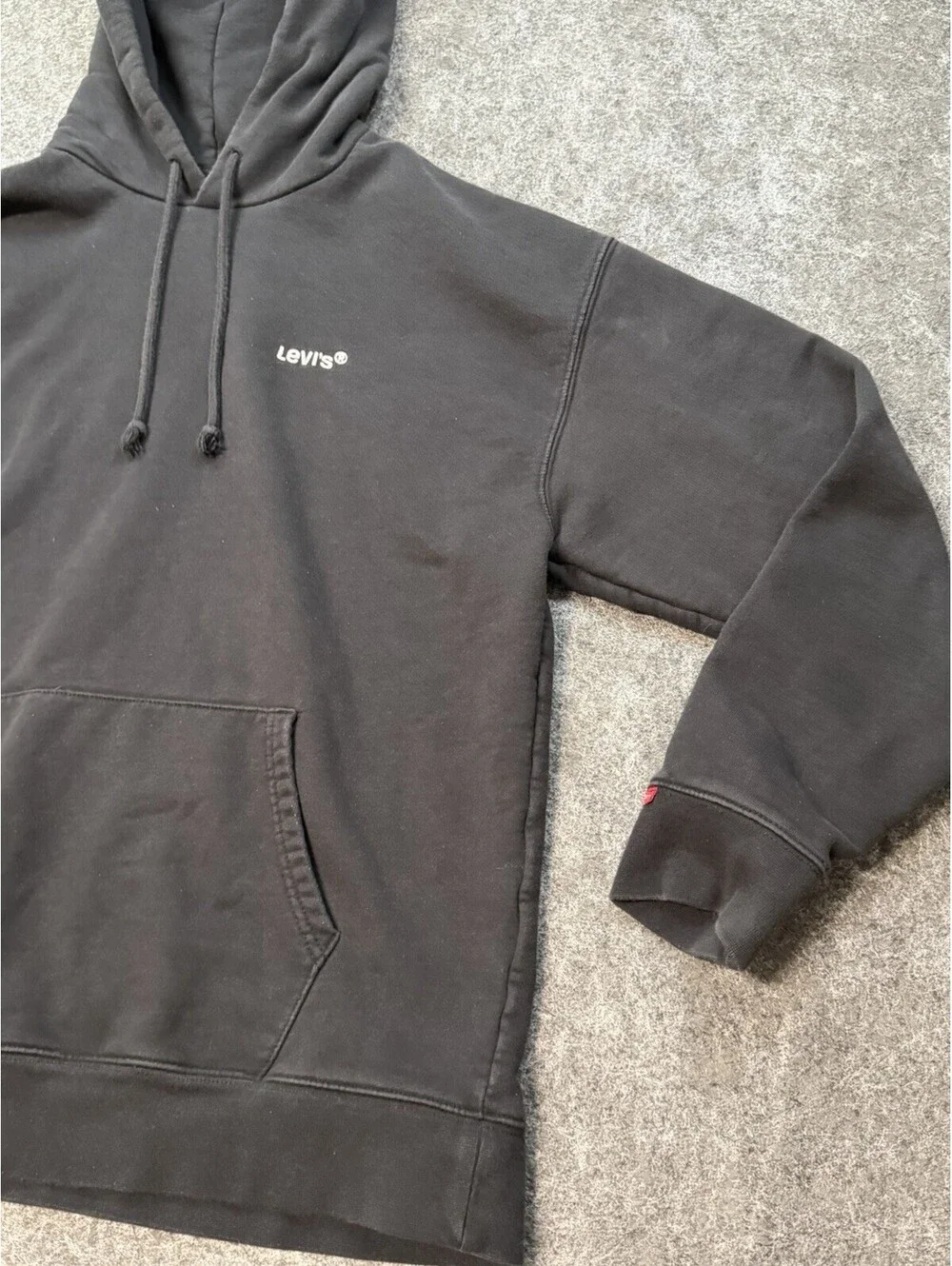 Levi’s Relaxed Fit Black Pullover Hoodie Men’s Large Minimal Logo Sweatshirt